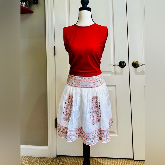 Joie White and Red Embroidered Skirt Size 6 - Picture 1 of 11